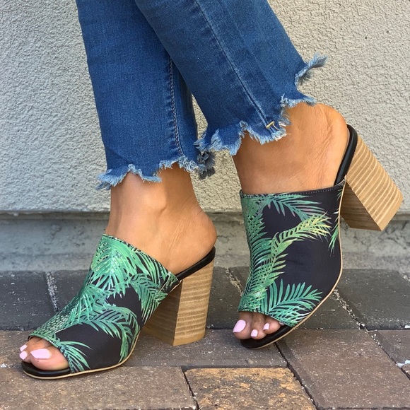 Paisley Print Open Toe Block Heel Mule - Picture 5 of 8